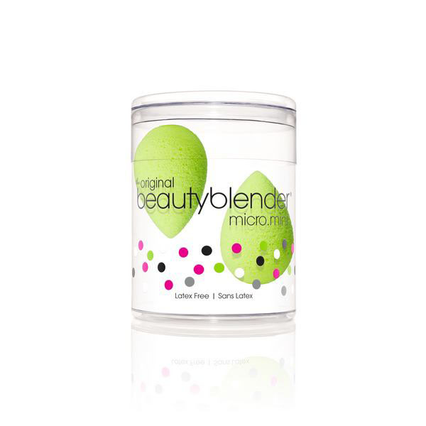 Beautyblender Спонж для макияжа Micro. Mini, 2 шт 10221301210 Beautyblender Спонж для макияжа Micro. Mini, 2 шт 10221301210Спонж Beautyblender Micro. Mini в несколько раз меньше Beautyblender Original, не содержит латекса, гипоаллергенен и не имеет запаха. Мини-спонж создан специально для макияжа труднодоступных участков лица, таких как: зона вокруг глаз, крылья носа и т.д. Идеально для консилера, хайлайтера, румян и кремового скульптурирования лица. Способ применения: спонж увлажнить (увеличится вдвое), отжать (степень отжима влияет на плотность слоя, чем суше, тем плотнее слой), готов к работе. С помощью Бьюти блендера Micro .Mini можно достигнуть натурального, равномерного покрытия тонального крема, BB/CC-крема, кремовых румян, хайлайтеров, консилеров и др. средств. Он упрощает нанесение, наслаивание средств. После использования смочить спонж водой, отжать, помыть мылом или гелем Blendercleanser. Спонж хорошо промыть, отжать лишнюю воду, дать просохнуть на воздухе или поместить в кейс-сумочку Beautyblender. Товар сертифицирован.