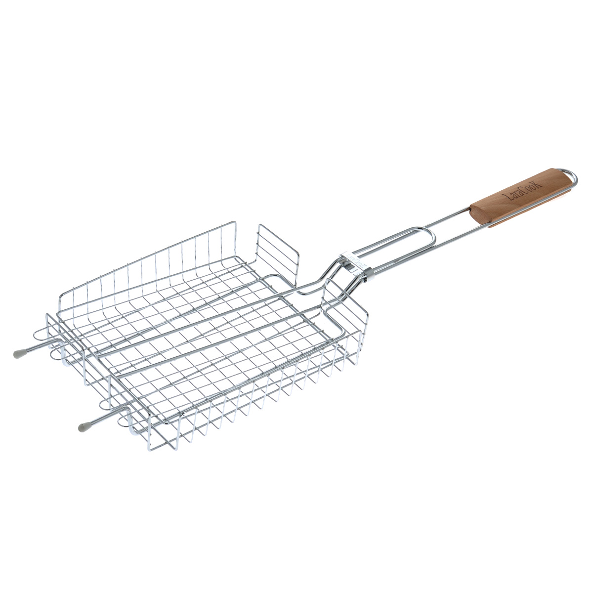 Решетка-гриль глубокая Laracook, 25 см х 20 смNN-627-LS-R Решетка-гриль глубокая Laracook, 25 см х 20 смNN-627-LS-RРешетка-гриль Laracook изготовлена из нержавеющей стали. Приготовление вкусных блюд из рыбы, мяса или птицы на пикнике становится еще более быстрым и удобным с использованием решетки-гриль. Верхняя прижимная сетка решетки регулируется по высоте и позволяет готовить продукты разной толщины. Высокие бортики не дадут упасть продуктам на угли при перевороте решетки. Решетка-гриль отлично подходит для мангала. Удобная для обхвата деревянная ручка помогает легче переворачивать решетку и делает ее использование более безопасным. Размер решетки: 25 см х 20 см х 5 см.Длина ручки: 37 см.