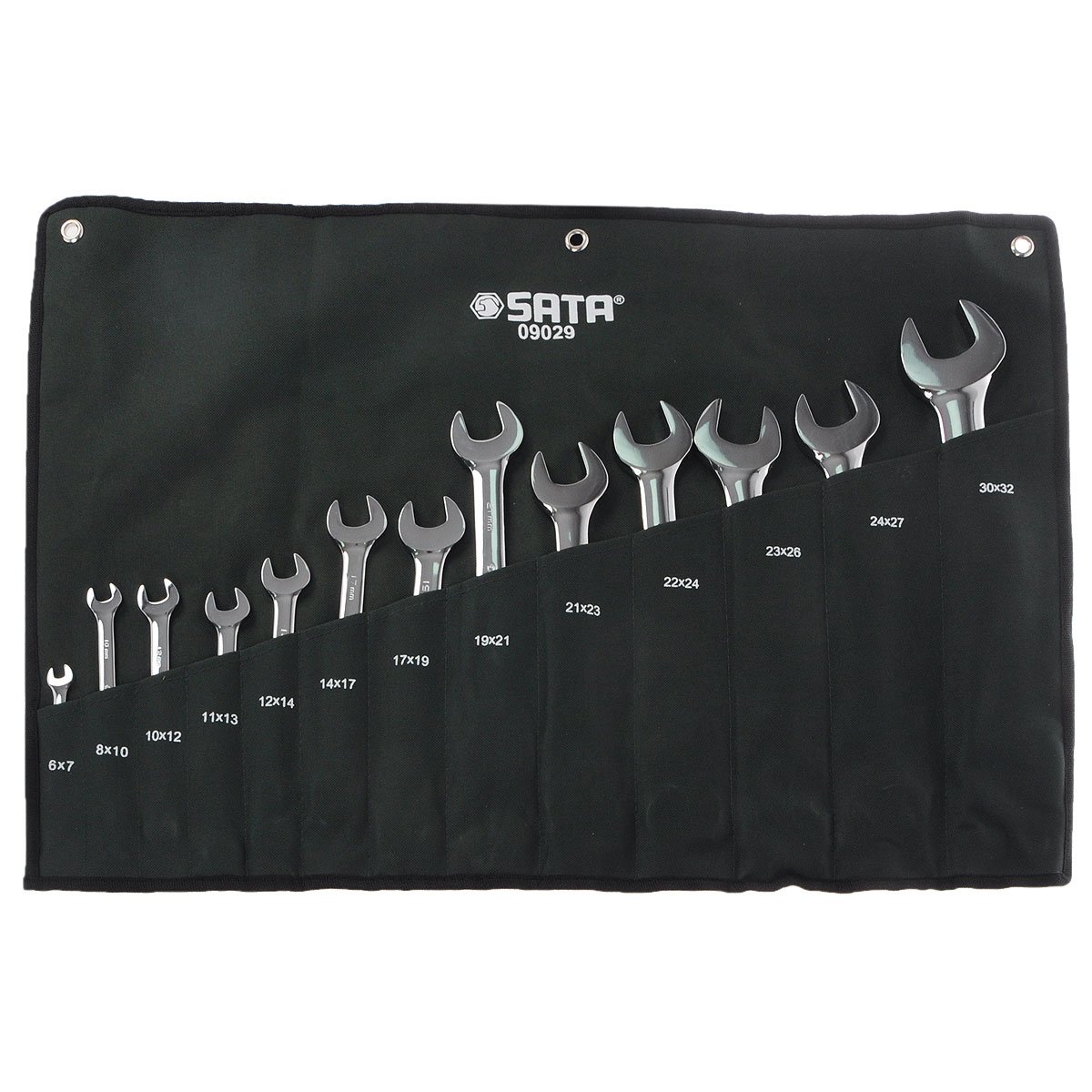 Ключи рожковые SATA 13 шт. 0902980621 Ключи рожковые SATA 13 шт. 0902980621Набор рожковых ключей Sata - это необходимый предмет в каждом доме и автомобиле. Набор прекрасно подойдет для проведения ремонтных работ. Все инструменты выполнены из высококачественной хромованадиевой стали стали.Состав набора:Ключи метрические рожковые: 6 х 7мм, 8 х 10 мм, 10 х 12 мм, 11 х 13 мм, 12 х 14 мм, 14 х 17 мм, 17 х 19 мм, 19 х 21 мм, 21 х 23 мм, 22 х 24 мм, 23 х 26 мм,24 х 27 мм, 30 х 32 мм.