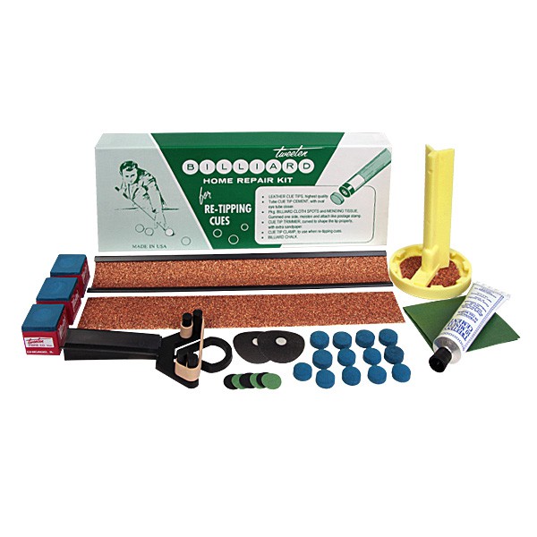 Набор для ремонта кия Tweeten Home Repair Kit332515-2800 Набор для ремонта кия Tweeten Home Repair Kit332515-2800Tweeten Home Repair Kit можно рекомендовать, как незаменимую аптечку первой помощи тем игрокам, у которых отлетела во время активной игры наклейка, а обратиться к специалисту по ремонту в оперативном порядке не представляется возможным. Набор идеально подходит также тем, кто хочет самостоятельно освоить всю тонкую процедуру замены наклейки и ремонта мелких повреждений бильярдного стола дома c использованием наиболее подходящих инструментов и материалов.В набор для ремонта кия входят:Кожаная наклейка Elk Master 13 мм с вкраплениями синего мела, средней жесткости - 12 шт.Клей Tweeten Cement с 10-минутнымсроком схватывания - 1 шт.Триммер с запасным абразивным материалом для обработки наклейки - 1 шт.Метка для бильярдного стола - 1 шт.Небольшая лента для ремонта мелких повреждений бильярдного сукна - 1 шт.Бильярдный мел Master, синий - 3 шт.Инструмент для обработки торца шафта с запасным абразивным кругом - 1 шт.Фиксатор для наклейки - 1 шт.