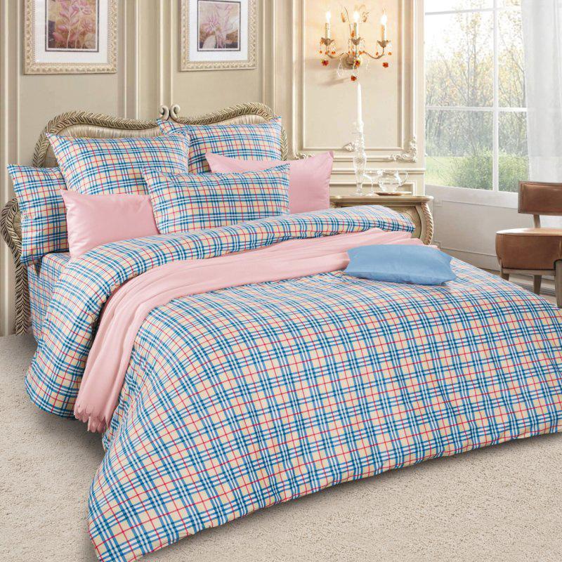 Комплект белья Letto, семейный, наволочки 70х70, цвет: бежевый. sm57-7391602 Комплект белья Letto, семейный, наволочки 70х70, цвет: бежевый. sm57-7391602Спокойная классика в сатиновом исполнении - залог комфорта и гармонии цвета в вашей спальни. Дополните свою спальню актуальным принтом от европейских дизайнеров! Это отличный подарок любителям модных трендов в цвете и дизайне.Комплект выполнен из сатина, который заслужено считается благородной тканью для постельного белья. Сатину свойственна практичность, долговечность, мягкость и изысканный блеск, такая ткань прекрасно впитывает влагу во время сна, комфортна на ощупь и не требует особого ухода. Серия Letto Сатин – это современные дизайны в европейской стилистике, которые прекрасно дополнят Вашу спальню. Обращаем внимание, что наволочки могут отличаться от представленных на фотографии. Также может отличаться и оттенок комплекта из-за разницы в цветопередаче мониторов.