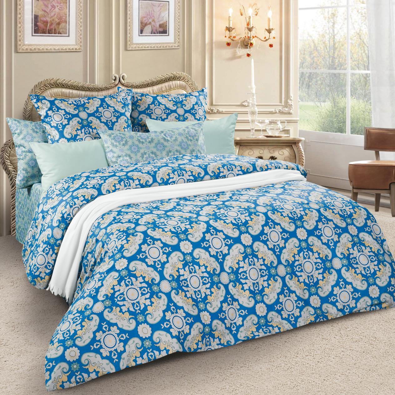 Комплект белья Letto, 1,5-спальный, наволочки 70х70, цвет: синий. sm59-3391602 Комплект белья Letto, 1,5-спальный, наволочки 70х70, цвет: синий. sm59-3391602Спокойная классика в сатиновом исполнении - залог комфорта и гармонии цвета в вашей спальни. Дополните свою спальню актуальным принтом от европейских дизайнеров! Это отличный подарок любителям модных трендов в цвете и дизайне.Комплект выполнен из сатина, который заслужено считается благородной тканью для постельного белья. Сатину свойственна практичность, долговечность, мягкость и изысканный блеск, такая ткань прекрасно впитывает влагу во время сна, комфортна на ощупь и не требует особого ухода. Серия Letto Сатин – это современные дизайны в европейской стилистике, которые прекрасно дополнят Вашу спальню. Обращаем внимание, что наволочки могут отличаться от представленных на фотографии. Также может отличаться и оттенок комплекта из-за разницы в цветопередаче мониторов.