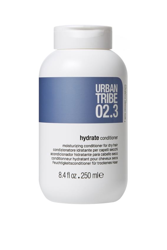 URBAN TRIBE Увлажняющий кондиционер для сухих волос 250 мл.FS-00897 URBAN TRIBE Увлажняющий кондиционер для сухих волос 250 мл.FS-00897Увлажняющий кондиционер для сухих волос. Превосходная, мягкая формула этого кондиционера работает сразу в двух направлениях: во-первых, средство глубоко увлажняет сухие волосы, во-вторых, значительно облегчает их расчесывание. Роскошные активные вещества глубоко увлажняют и кондиционируют, питают внутреннюю и внешнюю структуры волос. Волосы более послушные, блестящие и полные жизненной силы.