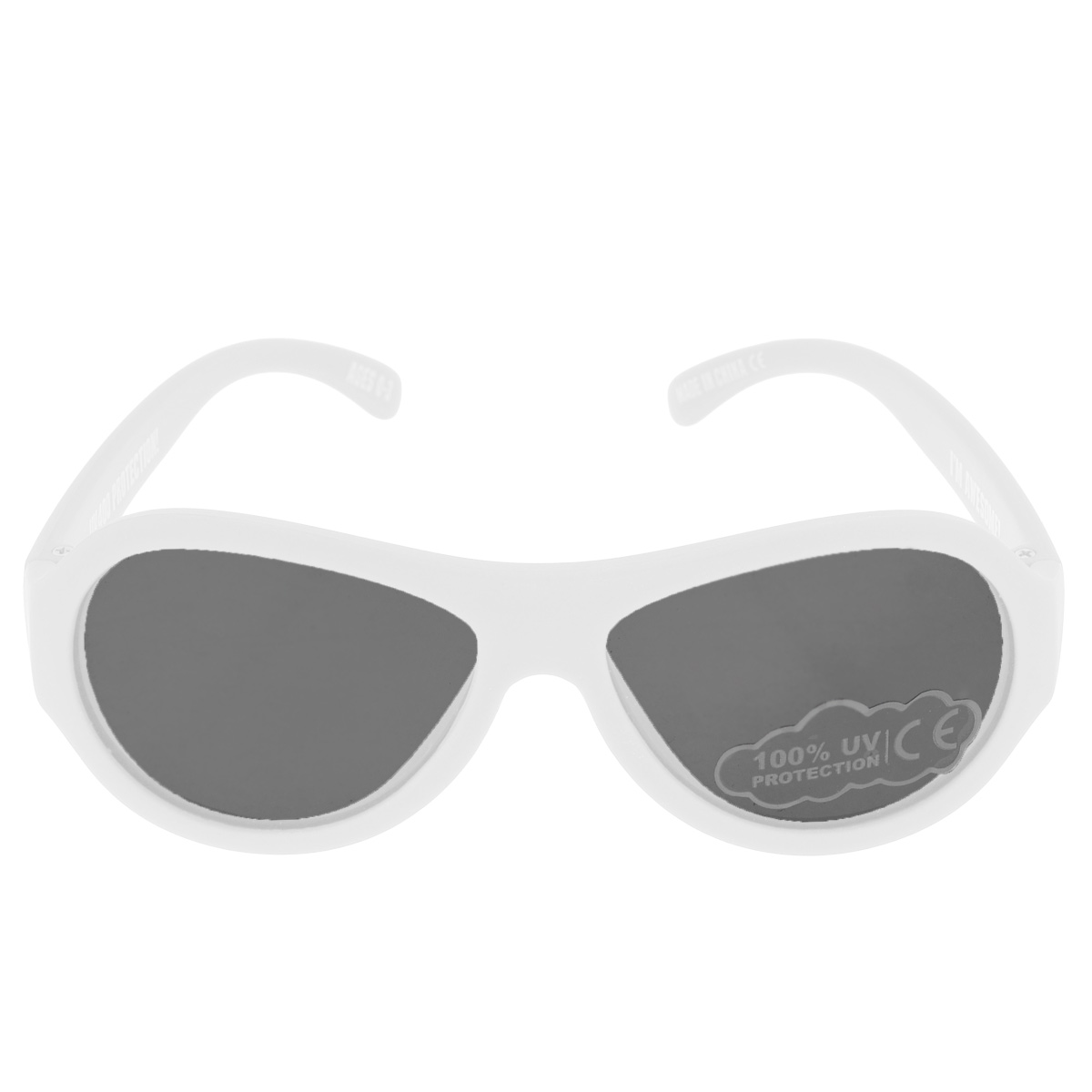 Детские солнцезащитные очки Babiators Шалун (Wicked), цвет: белый, 0-3 летINT-06501 Детские солнцезащитные очки Babiators Шалун (Wicked), цвет: белый, 0-3 летINT-06501Вы делаете все возможное, чтобы ваши дети были здоровы и в безопасности. Шлемы для езды на велосипеде, солнцезащитный крем для прогулок на солнце... Но как насчёт влияния солнца на глаза вашего ребёнка? Правда в том, что сетчатка глаза у детей развивается вместе с самим ребёнком. Это означает, что глаза малышей не могут отфильтровать УФ-излучение. Проблема понятна - детям нужна настоящая защита, чтобы глазки были в безопасности, а зрение сильным.Каждая пара солнцезащитных очков Babiators для детей обеспечивает 100% защиту от UVA и UVB. Прочные линзы высшего качества не подведут в самых сложных переделках. В отличие от обычных пластиковых очков, оправа Babiators выполнена из гибкого прорезиненного материала, что делает их ударопрочными, их можно сгибать и крутить - они не сломаются и вернутся в прежнюю форму. Не бойтесь, что ребёнок сядет на них - они всё выдержат. Будьте уверены, что очки Babiators созданы безопасными, прочными и классными, так что вы и ваш ребенок можете приступать к своим приключениям!