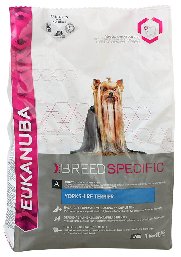 Корм сухой Eukanuba для взрослых собак породы йоркширский терьер, 1 кг0120710 Корм сухой Eukanuba для взрослых собак породы йоркширский терьер, 1 кг0120710Сухой корм Eukanuba является полноценным сбалансированным питанием, специально разработанным для взрослых собак породы йоркширский терьер, а также подходящий для кормления собак пород кавалер-кинг-чарльз спаниель, ши-тцу, карликовых и той-пуделей. Йоркширский терьер - это маленькая, уверенная в себе и преданная хозяину собака, которая ценится за длинную шелковистую шерсть, не имеющую подшерстка. Поэтому ее кожа и шерсть требуют особой заботы. Также особого внимания требует ее зубная система ввиду типичного для данной породы размера пасти. Не содержит искусственных красителей и ароматизаторов. Содержит разрешенные ЕС антиоксиданты (токоферолы). Корм Eukanuba заботится о здоровье вашего любимца.Особенности корма Eukanuba:- важный антиоксидант поддерживает естественную защиту организма вашего питомца; - пребиотики и пульпа сахарной свеклы способствуют поддержанию здорового пищеварения путем обеспечения нормального функционирования кишечника;- оптимальное соотношение омега-6 и омега-3 жирных кислот помогает укреплять здоровье кожи и шерсти; - кальций способствует укреплению костей; - животные белки способствуют укреплению и поддержанию тонуса мышц; - 3D система защиты зубов снижает образование зубного камня в течение 28 дней, сокращает налет, поддерживает зубы крепкими; - повышенное содержание важнейших минералов, участвующих в поддержании крепких и здоровых зубов; - повышенный уровень пребиотиков для поддержания здорового пищеварения; - оптимальное содержание бета-каротина и витамина Е способствует поддержанию защитных функций организма йоркширского терьера.Сухой корм Eukanuba содержит только натуральные компоненты, которые необходимы для полноценного и здорового питания домашних животных. Корма от фирмы Eukanuba положительно зарекомендовали себя на российском рынке еще и потому, что они не содержат никаких красителей и ароматизаторов, а сбалансированное содержание всех необходимых витаминов и минералов избавляет вас от необходимости давать вашему любимцу дополнительные добавки к пище. Состав: сублимированное мясо курицы и индейки 32%, кукуруза, пшеница, животный жир, сорго, рис, ячмень, сушеная свекольная масса 2,9%, гидролизат белка животного происхождения, сухое цельное яйцо, рыбий жир, хлорид калия, поваренная соль, гексаметафосфат натрия, фруктоолигосахариды 0,38%, льняное семя, карбонат кальция.Пищевая ценность: протеин 28%, жир 18%, жирные кислоты Омега-6 2,85%, жирные кислоты Омега-3 0,44%, влажность 8%, минералы 7,4%, клетчатка 2,2%, кальций 1,3%, фосфор 1,05 %.Добавки на 1 кг: витамин А 45705 МЕ, витамин Д3 1517 МЕ, витамин Е 254 мг, бета-каротин 28,7 мг, моногидрат основного карбоната кобальта 0,64 мг, пентагидрат сульфата меди 60 мг, йодид калия 4,4 мг, сульфат железа моногидрат 805 мг, моногидрат сульфата марганца 61 мг, оксид марганца 43 мг, оксид цинка 279 мг.Вес: 1 кг.Товар сертифицирован.
