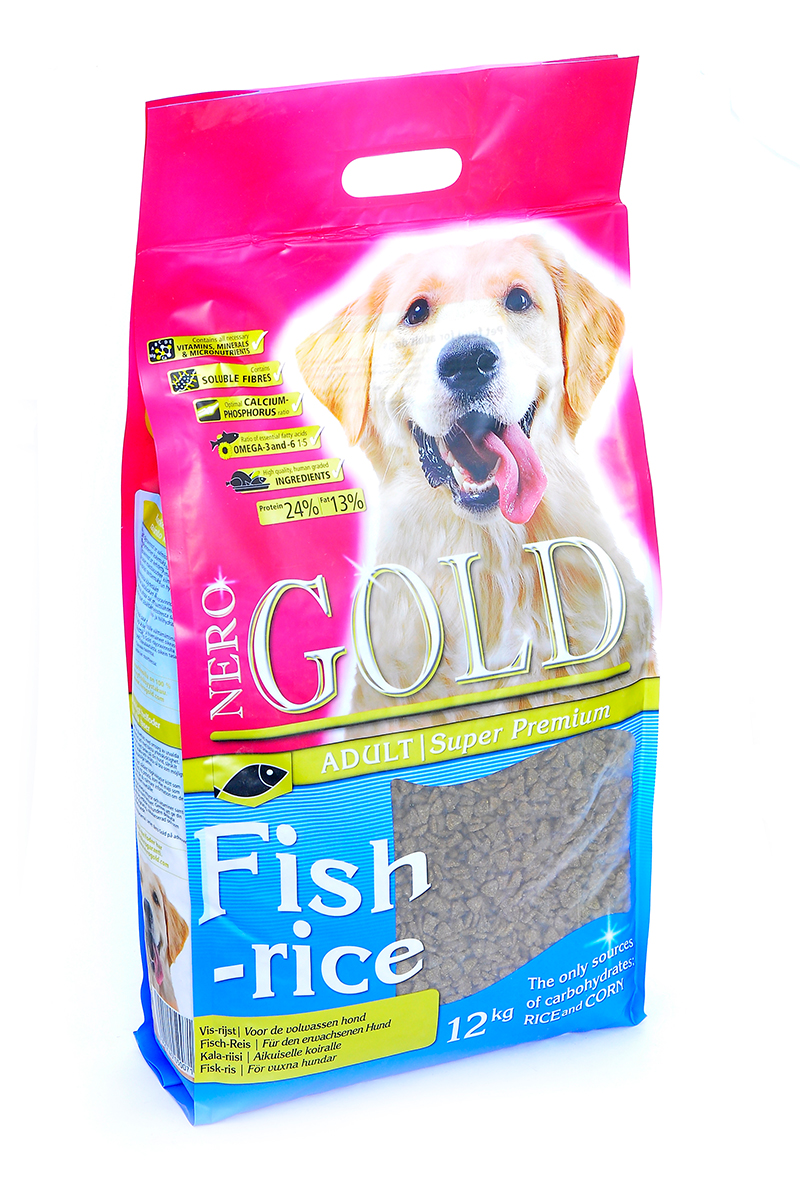 Корм сухой Nero Gold Fish-Rice, для взрослых собак, рыбный коктейль, рис и овощи, 12 кг0120710 Корм сухой Nero Gold Fish-Rice, для взрослых собак, рыбный коктейль, рис и овощи, 12 кг0120710Корм сухой Nero Gold Fish-Rice - полнорационный сбалансированный корм супер премиум класса для собак на всех стадиях жизни на основе свежей рыбы.Подходит для собак, склонных к аллергиям. Превосходный диетический корм. Содержит оптимальное соотношение Омега-3 и Омега-6 жирных кислот. Корм на основе рыбы защищает сердечнососудистую систему от атеросклероза. Способствует защите кишечника от патогенных организмов, вызывающих несварение. Пивные дрожжи улучшают состояние шерсти придают ей блеск и шелковистость. L-Карнитин за счет снижения уровня молочной и пировиноградной кислот способствует повышению выносливости, а также увеличивает двигательную активность и повышает переносимость физических нагрузок. Льняное семя богато растительными жирами, особенно полиненасыщенными или не заменимыми жирными кислотами омега-3 и омега-6, которые благоприятно влияют практически на все процессы жизнедеятельности организма. Глюкозамин и хондроитин укрепляют соединительные структуры тканей, в том числе хрящи, уменьшают мышечную утомляемость. Состав: дегидрированная рыба (мин. 20%), рис (мин. 18%), маис, овощи, куриный жир, мякоть свеклы, льняное семя, гидролизованная куриная печень, минералы и витамины, дрожжи, гидролизованные хрящи (источник хондроитина), гидролизат ракообразных (источник глюкозамина), L-карнитин, лецитин, инулин (ФОС), таурин. Пищевая ценность: протеин 24%, жиры 13%, клетчатка 2,5, зола 6%, влажность 9%, фосфор 0,9%, кальций 1,3%.Пищевые добавки (на 1 кг): витамин A (E672) 15 000 IU, витамин D3 (E671) 1 500 IU, витамин E (альфа токоферола ацетат) 210 мг, витамин C (фосфат аскорбиновой кислоты) 100 мг, сульфат железа 50 мг, иодат кальция 1,5 мг, сульфат меди 5 мг, сульфат марганца 35 мг, сульфат цинка 65 мг.Товар сертифицирован.