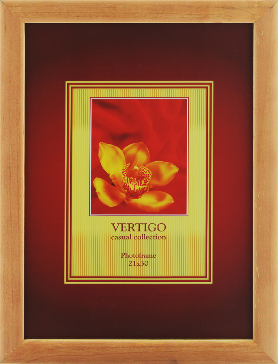 Фоторамка Vertigo Biella, 21 х 30 смPlatinum JW17-201 ТУРИН-БОРДОВЫЙ 10x15 Фоторамка Vertigo Biella, 21 х 30 смPlatinum JW17-201 ТУРИН-БОРДОВЫЙ 10x15Фоторамка Vertigo Biella выполнена в классическом стиле из натурального дерева и стекла, защищающего фотографию. Оборотная сторона рамки оснащена специальной ножкой, благодаря которой ее можно поставить на стол или любое другое место в доме или офисе. Также на изделии имеются два специальных отверстия для подвешивания. Такая фоторамка поможет вам оригинально и стильно дополнить интерьер помещения, а также позволит сохранить память о дорогих вам людях и интересных событиях вашей жизни. Размер фотографии: 21 см х 30 см.