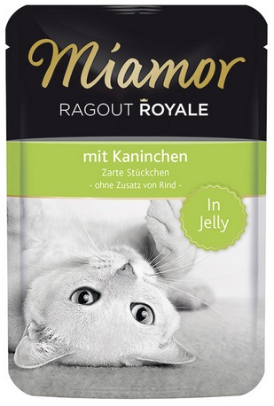Консервы для кошек Миамор Королевское Рагу кролик в желе, 100 г0120710 Консервы для кошек Миамор Королевское Рагу кролик в желе, 100 г0120710Миамор королевское рагу - это нежные кусочки, приготовленные в изысканном желе. Производятся по особой щадящей технологии для сохранения витаминов с высокой долей мяса домашних животных. Миамор - это полноценный повседневный корм для кошек и котов, который очень легко усваивается. Не содержит сои, красителей и ароматизаторов, за то содержит множество полезных веществ, например магний, который необходим для здоровья кошек. Условия хранения: комнатная температура в закрытом виде, после вскрытия до 2 дней в холодильнике.Особенности: Натуральные компоненты; Без сои, красителей, ароматизаторов, костной муки; Без консервантов Состав: Кролик;Птица;Витамины