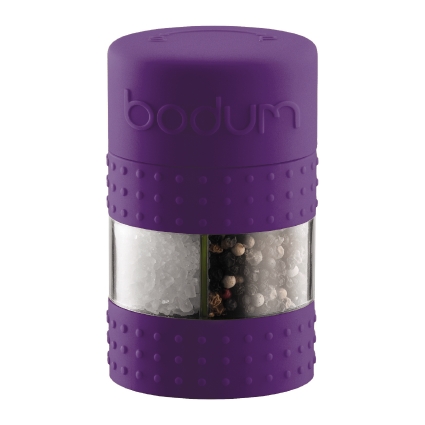 Мельница для соли и перца Bodum Bistro, цвет: фиолетовыйVT-1520(SR) Мельница для соли и перца Bodum Bistro, цвет: фиолетовыйVT-1520(SR)Мельница для соли и перца Bodum Bistro, выполненная из прозрачного стекла и пластика, резины и металла, позволяет солить и перчить одновременно - это превосходное партнерство. В верхней части мельницы имеется силиконовая вставка. Мельница легка в использовании: одним поворотом силиконовой части мельницы приспособление переключается с солонки на перечницу, и вы сможете поперчить или добавить соль по своему вкусу в любое блюдо. Прочный керамический механизм позволяет молоть практически без усилий.Благодаря прозрачной конструкции легко определить, когда соль или перец заканчиваются.Оригинальная мельница модного дизайна будет отлично смотреться на вашей кухне.