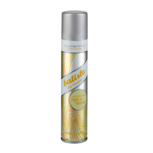 Batiste LIGHT Сухой шампунь Hint of colour 200 млMP59.4D Batiste LIGHT Сухой шампунь Hint of colour 200 млMP59.4DBatiste LIGHT сухой шампунь, который был разработан для обладательниц светлых или окрашенных в оттенки блонд волос. Его также, как и Batiste Original удобно использовать в дни между основным мытьем головы, помимо этого шампунь содержит небольшое количество желтого пигмента, который способен подстроиться под оттенок волос и замаскировать неокрашенные корни.Сухой шампунь быстро и эффективно очищает и освежает волосы.