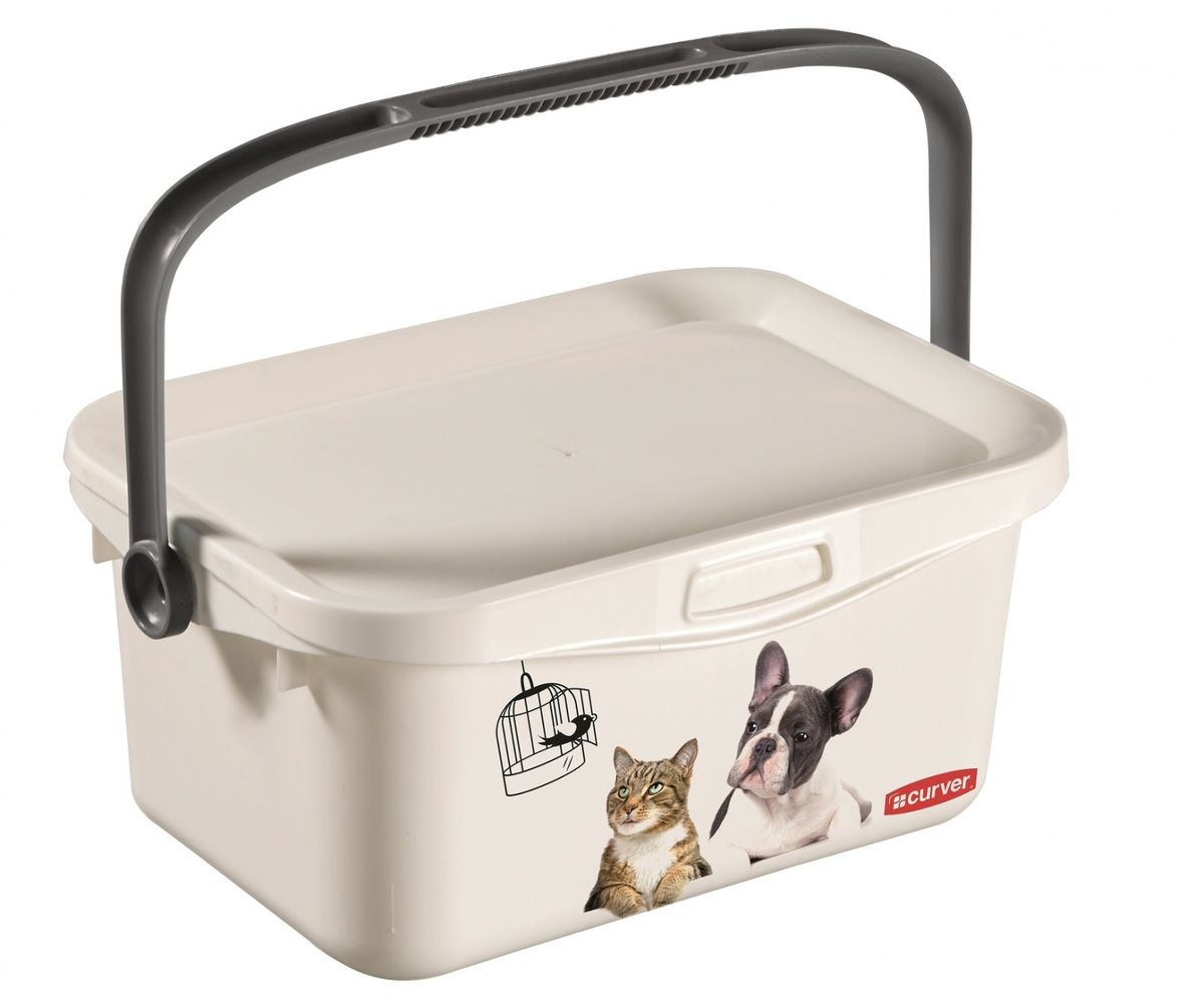 Контейнер Curver Pet Life. Домашние любимцы, мультифункциональный, 3 л0120710 Контейнер Curver Pet Life. Домашние любимцы, мультифункциональный, 3 л0120710Контейнер Curver Pet Life. Домашние любимцы идеально подходит для удобного хранения корма, игрушек и других аксессуаров для вашего питомца. Контейнер, благодаря специально разработанному корпусу, закрывающемуся на клапан, обеспечивает удобное хранение, а также поддержание порядка благодаря возможности этапного хранения. Контейнер выполненный из экологически чистого пластика, без вредных примесей, имеет удобную, эргономичную ручку для более простого использования. Лицевая сторона оформлена изображением.Объем: 3 л. Размер контейнера: 26 х 18 х 11 см.