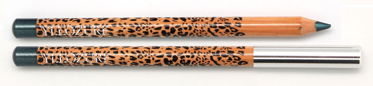 YZ Контур для глаз LEOPARD, тон 28, 1,7 гd215225102 YZ Контур для глаз LEOPARD, тон 28, 1,7 гd215225102Карандаш для глаз LEOPARD - ПРИКОСНИТЕСЬ К АТЛАСУ. Струящийся, легкий, воздушный, обволакивающий. Соблазн и удовольствие от каждого прикосновения. Атласная текстура карандашей для глаз LEOPARD позволяет мягко и нежно скользить по вашему веку, ухаживая за нежной кожей ваших глаз и даря удовольствие от легкости нанесения. Новое поколение карандашей для глаз LEOPARD, с уникальным грифелем, позволит легко провести идеально ровный контур и почувствовать прикосновение шелка к вашей нежной коже век. При помощи одного единственного карандаша вы можете добиться любого макияжа – от натурального до эффекта «smoky eyes», его возможности поистине безграничны.