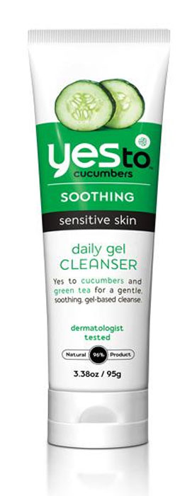 Yes To Cucumbers Гель для лица Facial Cleansing Gel, очищающий, для нормальной и чувствительной кожи, 100 млFS-00897 Yes To Cucumbers Гель для лица Facial Cleansing Gel, очищающий, для нормальной и чувствительной кожи, 100 млFS-00897Очищающий гель для лица Yes to cucumbers предназначен для нормальной и чувствительной кожи. Входящий в состав геля огурец, прекрасно удаляет загрязнения и токсины. Также гель обогащен антиоксидантами зеленого чая и брокколи, которые помогут защитить от свободных радикалов, а Алоэ Вера успокоит и наполнит влагой кожу. Гель для лица богат питательными веществами, которые помогут сделать вашу кожу чистой, свежей и обновленной. Характеристики: Объем: 100 мл. Производитель: Израиль. Товар сертифицирован.