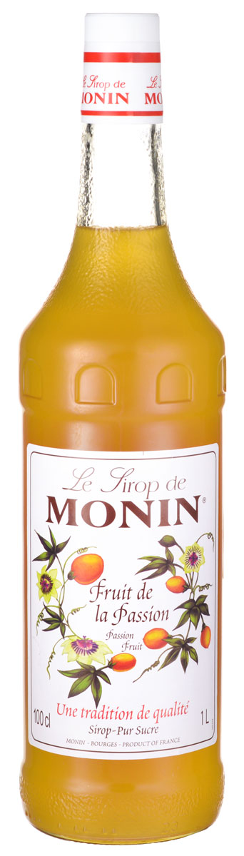 Monin Маракуя сироп, 1 л0120710 Monin Маракуя сироп, 1 л0120710Маракуйя - обладает одним из наиболее интенсивных и соблазнительных ароматов из всех фруктов. Культивируется во многих тропических и умеренных регионах в Северной и Южной Америке, Северной Африке и Австралии. Этот фрукт имеет очень характерный экзотические вкус и ярко-оранжевый цвет. Используйте сироп Monin Маракуйя для придания спелого, сочного тропического вкуса.Экзотический букет к вашим коктейлям и безалкогольным напиткам.Сиропы Monin выпускает одноименная французская марка, которая известна как лидирующий производитель алкогольных и безалкогольных сиропов в мире. В 1912 году во французском городке Бурже девятнадцатилетний предприниматель Джордж Монин основал собственную компанию, которая специализировалась на производстве вин, ликеров и сиропов. Место для завода было выбрано не случайно: город Бурже находился в непосредственной близости от крупных сельскохозяйственных районов - главных поставщиков свежих ягод и фруктов.Производство сиропов стало ключевым направлением деятельности компании Monin только в 1945 году, когда пост главы предприятия занял потомок основателя - Пол Монин. Именно под его руководством ассортимент марки пополнился разнообразными сиропами из натуральных ингредиентов, которые молниеносно заслужили блестящую репутацию в кругу поклонников кофейных напитков и коктейлей. По сей день высокое качество остается базовым принципом деятельности французской марки. Сиропы Монин создаются исключительно из натуральных ингредиентов по уникальным технологиям, позволяющим сохранять в готовом продукте все полезные свойства природного сырья.Эксперты всего мира сходятся во мнении, что сиропы Monin - это законодатели мод в миксологии. Ассортимент французской марки на сегодняшний день является самым широким и насчитывает полторы сотни уникальных вкусовых решений. В каталоге компании можно найти как классические вкусы для кофейных напитков (шоколадный, ванильный, ореховый и другие сиропы), так и весьма экзотические варианты (сиропы со вкусом кокоса, зеленой мяты, тирамису, блю курасао, аниса, грейпфрута, пина колады и т. д.). Отметим, что все сиропы обладают мягкими, деликатными вкусовыми и ароматическими характеристиками, что говорит о натуральном составе продуктов. Вкус: сладкий и кислый вкус, который заставит вас испытывать желание есть свежую маракуйю.Запах: экзотический фруктовый аромат.Применение: газированные напитки, лимонады, коктейли, фруктовые пунши.