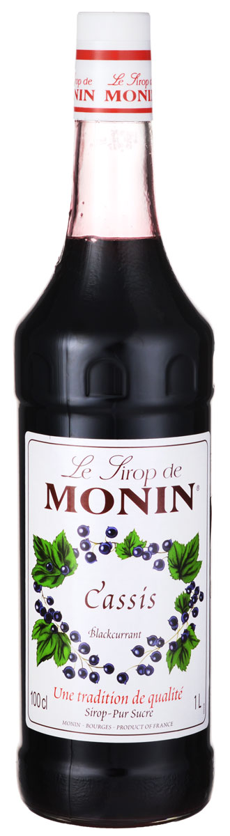 Monin Черная смородина сироп, 1 лSMONN0-000065 Monin Черная смородина сироп, 1 лSMONN0-000065Ягода черной смородины обладает сладким, слегка горьковатым вкусом. Черная смородина традиционно используется в джемах, соках, ликерах, мороженом и сиропах. Попробуйте аромат напитков с естественным вкусом ягоды из сиропа Monin Черная смородина.Сиропы Monin выпускает одноименная французская марка, которая известна как лидирующий производитель алкогольных и безалкогольных сиропов в мире. В 1912 году во французском городке Бурже девятнадцатилетний предприниматель Джордж Монин основал собственную компанию, которая специализировалась на производстве вин, ликеров и сиропов. Место для завода было выбрано не случайно: город Бурже находился в непосредственной близости от крупных сельскохозяйственных районов - главных поставщиков свежих ягод и фруктов.Производство сиропов стало ключевым направлением деятельности компании Monin только в 1945 году, когда пост главы предприятия занял потомок основателя - Пол Монин. Именно под его руководством ассортимент марки пополнился разнообразными сиропами из натуральных ингредиентов, которые молниеносно заслужили блестящую репутацию в кругу поклонников кофейных напитков и коктейлей. По сей день высокое качество остается базовым принципом деятельности французской марки. Сиропы Монин создаются исключительно из натуральных ингредиентов по уникальным технологиям, позволяющим сохранять в готовом продукте все полезные свойства природного сырья.Эксперты всего мира сходятся во мнении, что сиропы Monin - это законодатели мод в миксологии. Ассортимент французской марки на сегодняшний день является самым широким и насчитывает полторы сотни уникальных вкусовых решений. В каталоге компании можно найти как классические вкусы для кофейных напитков (шоколадный, ванильный, ореховый и другие сиропы), так и весьма экзотические варианты (сиропы со вкусом кокоса, зеленой мяты, тирамису, блю курасао, аниса, грейпфрута, пина колады и так далее). Отметим, что все сиропы обладают мягкими, деликатными вкусовыми и ароматическими характеристиками, что говорит о натуральном составе продуктов.Вкус: богатый, сладкий и фруктовый вкус черной смородины с прикосновением кислотности.Применение: коктейли, содовые, лимонады, фруктовые пунши, чай.