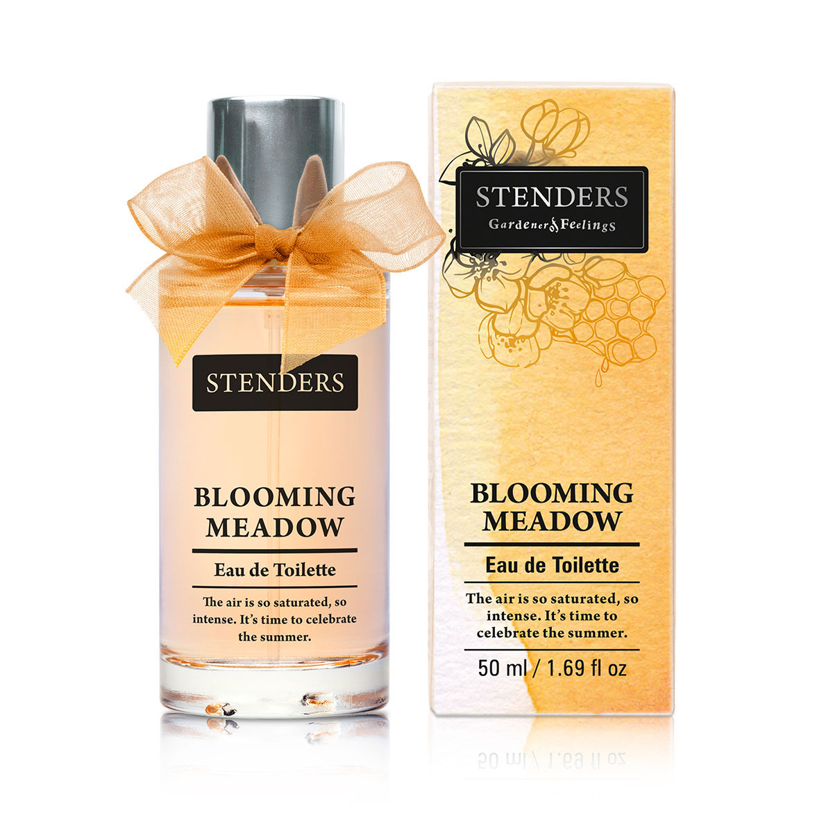 Stenders Туалетная вода Blooming meadow (Блумин Медоу), 50 млFM 5567 weis-grau Stenders Туалетная вода Blooming meadow (Блумин Медоу), 50 млFM 5567 weis-grauВоздух переполнен ароматами. Настало время отметить приход лета. Цветущие луга и зеленеющие сады манят вас вдохнуть этот соблазнительный аромат. Природа пробудилась и цветет, вы ощущаете это каждой клеточкой своего тела – здесь и сейчас. Вы наслаждаетесь каждым ощущением и понемногу сливаетесь с пышным цветущим великолепием плодородного лета.Насыщенный цветочный аромат откроется фруктовыми нотами, наполненными свежестью. В сердце аромата расцветает яркий букет – жасмин, иланг-иланг, гардения, ландыш и цветок апельсинового дерева. Устойчивость аромата формируют утонченный кашемир, теплый янтарь и соблазнительно сладкая ваниль.