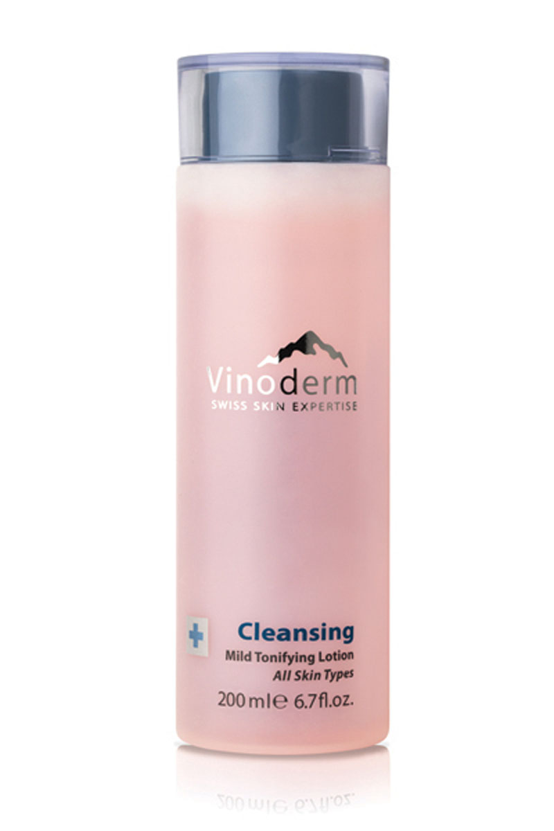 Vinoderm Лосьон тонизирующий Cleansing 200млFS-36054 Vinoderm Лосьон тонизирующий Cleansing 200млFS-36054Очищающий лосьон с экстрактами зеленого чая и магнолии освежает кожу и удаляет остатки очищающего молочка, не нарушая гидролипидного баланса. Превосходно тонизирует кожу и подготавливает к дальнейшему уходу. Ваша кожа становится свежей и сияющей.