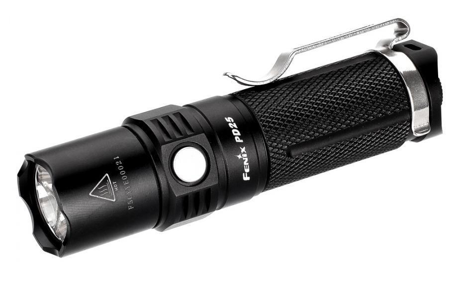 Фонарь Fenix PD25 XP-LKOCAc6009LED Фонарь Fenix PD25 XP-LKOCAc6009LEDВ светосхеме фонаря Fenix PD25 использован современный диод американского происхождения. Это XP-L фирмы Cree - ведущего производителя мощных, долговечных полупроводниковых источников света. Потенциал работы XP-L Cree составляет 50 000 ч. Для поддержания стабильной работы фонаря потребуется всего один аккумулятор формата 16340. Помимо него можно использовать такие же по размеру батарейки CR123A. Рабочие параметры фонаря несколько различаются в зависимости от того, какого типа элемент питания выбрал пользователь. В результате тестирования на заводе Fenix были определены следующие параметры для аккумулятора:Turbo режим: мощность светового потока 550 люмен, 35 мин работы до разрядки аккумулятора; High режим: мощность светового потока 150 люмен, 2 ч. 25 мин работы до разрядки аккумулятора; Mid режим: мощность светового потока 50 люмен, 7 ч. 10 мин работы до разрядки аккумулятора; Low режим: мощность светового потока 5 люмен, 53 ч. работы до разрядки аккумулятора; Strobe режим: интенсивные вспышки яркостью 550 люмен. Если же в качестве элемента питания в фонарь установлена батарейка , его рабочие возможности будут следующими: Turbo: яркость луча550 люмен, время разрядки в текущем режиме - 35 мин; High: яркость луча150 люмен, время разрядки в текущем режиме - 2 ч. 25 мин; Mid: яркость луча 50 люмен, время разрядки в текущем режиме 7 ч. 10 мин; Low: яркость луча 5 люмен, время разрядки в текущем режиме 53 ч; Strobe: яркость сигнала550 люмен. Благодаря небольшим размерам, фонарь Fenix PD25 легко помещается в кармане. А высокий уровень прочности позволяет не беспокоиться о его работоспособности в загородных условиях. Механизмы фонаря защищены от перегрева, возникновения короткого замыкания. Яркость света в выбранном режиме поддерживается специальным драйвером на постоянном уровне, а о том, что заряд аккумулятора исчерпан, предупредит встроенный индикатор. На механическом уровне модель Fenix PD25 также хорошо защищена. Корпус для фонаря сделан из металла с анодированием поверхности, его детали плотно подогнаны друг к другу. Fenix PD25 отвечает требованиям, которые выдвигает международный стандарт IPX-8. Он подразумевает, что фонарь не выйдет из строя после падения с высоты 1 м на камни и продолжит исправно работать после погружения на полчаса на 2 м под воду.Особенности:верхний предел яркости фонаря - 550 люмен; аккумуляторный отсек рассчитан на форматы CR123A и 16340; пять рабочих режимов; до 100 ч работы без замены батарейки; защита от переполюсовки аккумулятора; металлический анодированный корпус; вес без элемента питания - всего 47 г; самый высокий уровень защиты от воды - IPX-8; дистанция освещения - 130 м; антискользящий дизайн корпуса. Для полноценного управления фонарем служат две кнопки. Их функциональность разделена таким образом, что торцевая кнопка отвечает за включение, а боковая - за управление. Если работать с фонарем предстоит в течение длительного времени, нажмите на кнопку в торце до характерного щелчка. Если же свет необходимо включить моментально, но не на долго, прижмите кнопку частично и держите (фонарь отключится сразу же после отпускания кнопки).Когда Fenix PD25 включен, короткие клики по боковой кнопке помогут выбрать нужный режим яркости в порядке Turbo-Low-Mid-High. Режим Strobe выбирается более длительным нажатием - 0,8 с. Состав материала: Авиационный алюминий