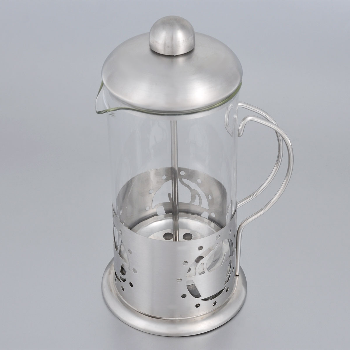 Френч-пресс Bohmann, 350 мл. 9535BH115510 Френч-пресс Bohmann, 350 мл. 9535BH115510Френч-пресс Bohmann используется для заваривания крупнолистового чая, кофе среднего помола, травяных сборов. Изготовлен из высококачественной нержавеющей стали и термостойкого стекла, выдерживающего высокую температуру, что придает ему надежность и долговечность. Френч-пресс Bohmann незаменим для любителей чая и кофе.Можно мыть в посудомоечной машине.Объем: 350 мл.Высота (с учетом крышки): 18 см.Диаметр (по верхнему краю): 7,5 см.
