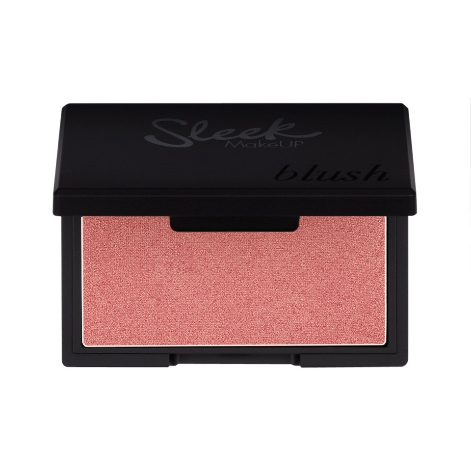 SLEEK MAKEUP Румяна BLUSH Rose Gold 926, 8гр26102025 SLEEK MAKEUP Румяна BLUSH Rose Gold 926, 8гр26102025Эти румяна не только освежат, но и выделят ваши щечки. Румяна очень стойкие и имеют шелковую текстуру. Для наилучшего результата стоит наносить небольшой кистью для румян или пудры. Обязательно стряхивайте излишки продукта с кисточки что бы не поставить пятно на лице, так как румяна очень пигментированные.