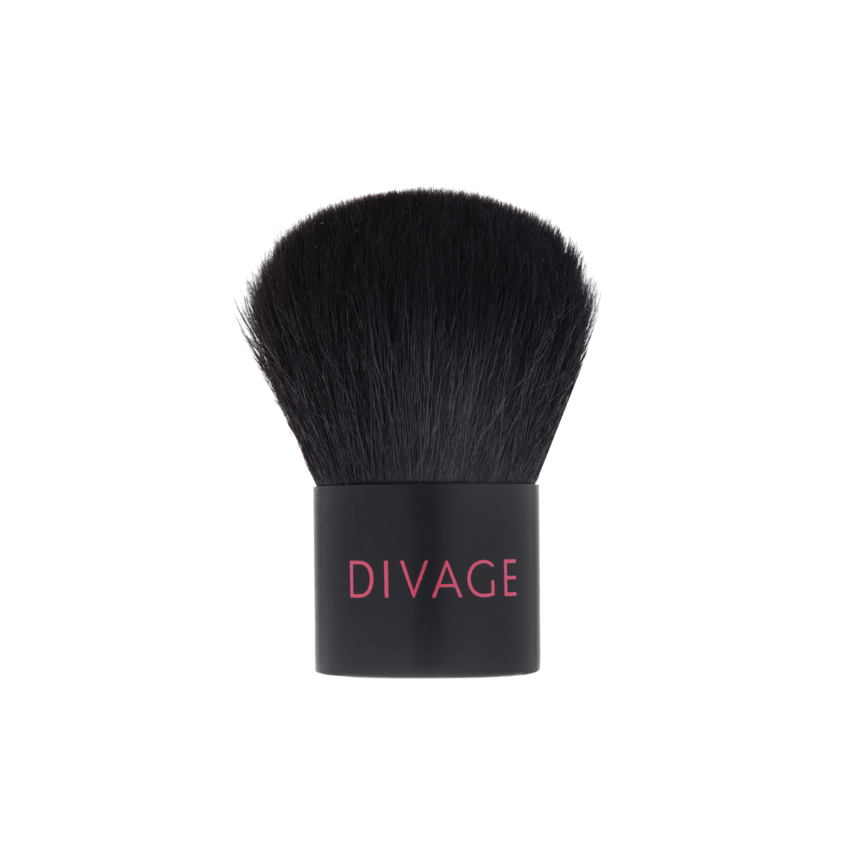 DIVAGE Кисти Professional Кисть кабуки из натуральной щетиныSatin Hair 7 BR730MN DIVAGE Кисти Professional Кисть кабуки из натуральной щетиныSatin Hair 7 BR730MNНатуральная кисть Kabuki предназначена для нанесения пудры и румян. Кисть круглой формы создаёт мягкие и равномерные переходы цвета. Натуральные ворсинки растушёвывают даже самые плотные текстуры румян и пудры.Румяна и пудра, нанесенные с помощью натуральной кисти Kabuki, ложатся ровным тонким слоем, создавая эффект естественности. Удобная короткая ножка позволяет носить c собой кисть даже в самой маленькой косметичке.