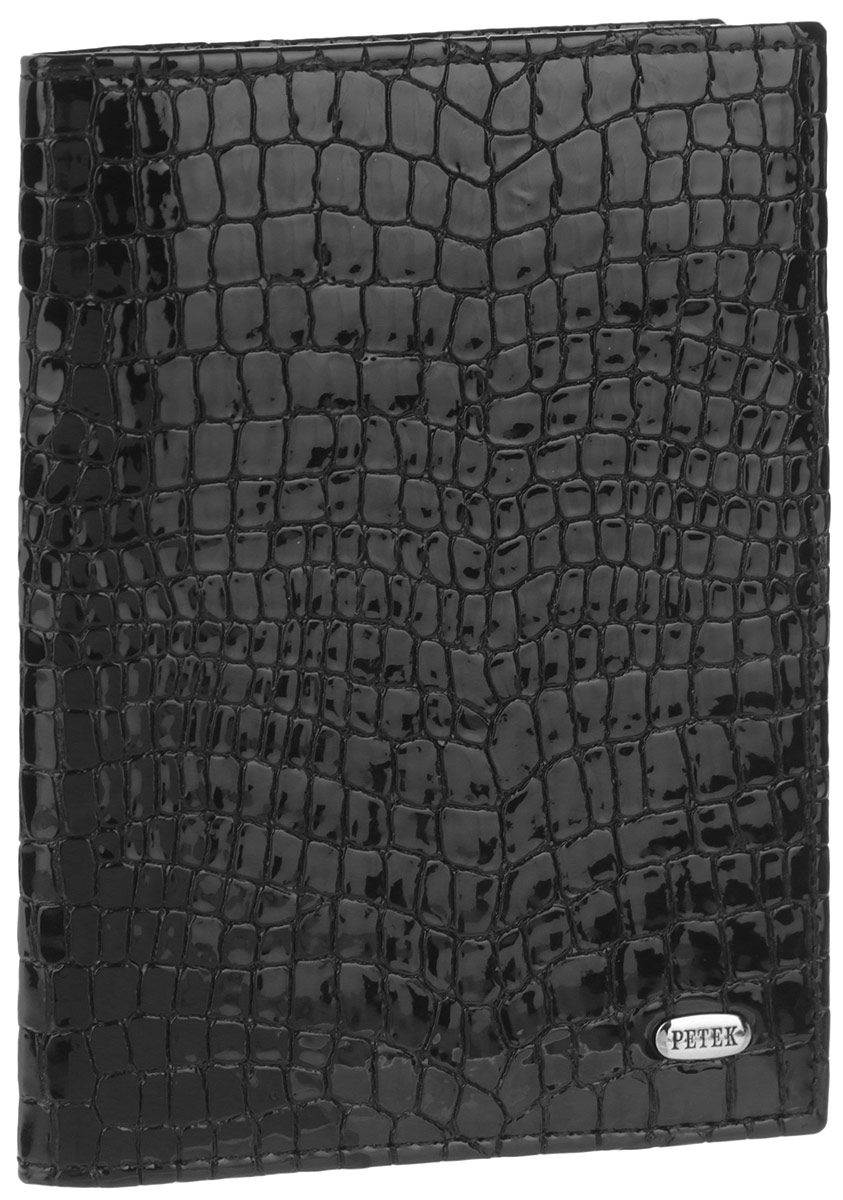 Обложка для автодокументов Petek 1855, цвет: черный. 584.091.01WTID03 Обложка для автодокументов Petek 1855, цвет: черный. 584.091.01WTID03Стильная обложка для автодокументов Petek 1855 выполнена из натуральной лакированной кожи с тиснением под крокодила. Изделие оформлено металлической пластиной с гравировкой бренда. Внутри имеется два боковых кармана, блок из шести прозрачных файлов из мягкого пластика, один из которых формата А5 и четыре прорезных кармана для визиток и пластиковых карт.Такая обложка не только поможет сохранить внешний вид ваших документов и защитит их от повреждений, но и станет стильным аксессуаром, идеально подходящим вашему образу.
