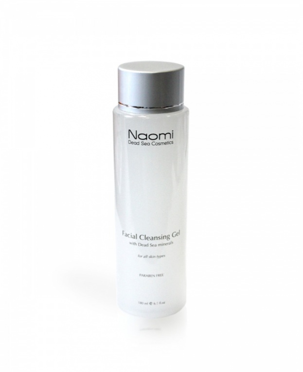 Naomi Очищающий гель для лица для всех типов кожиFS-00897 Naomi Очищающий гель для лица для всех типов кожиFS-00897Уникальный пенящийся гель, очищающий и увлажняющий кожу. Подходит как для женщин, так и для мужчин. Обогащен минералами Мертвого моря, которые помогают поддерживать здоровое увлажнение кожи, обеспечивают мягкость и заживление раздраженной или поврежденной кожи, а также защищают кожу от загрязнений из внешней среды. Гель обогащен натуральным антиоксидантом - витамином C, придающим коже сияющий вид, и экстрактом ромашки, смягчающим кожу. Идеален для мужчин в качестве смягчающего геля после бритья или для ежедневного ухода за кожей.