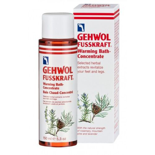 Gehwol Fusskraft Warming Bath Concentrate - Согревающая ванна для ног 150 млKM 0044 Gehwol Fusskraft Warming Bath Concentrate - Согревающая ванна для ног 150 млKM 0044Согревающая ванна Геволь (Fusskraft Warmebad Gehwol) - это концентрированный экстракт эфирных масел имбиря и красного перца. Она также содержит натуральные вытяжки из розмарина и комбинацию витамина E (профилактика старения кожи) и витаминов группы B (питание, уход).Все активные ингредиенты быстро проникают в кожу, и продолжительное время дают ощущение тепла. Средство также ухаживает за сухой кожей, делает её эластичной и мягкой.Проверено по дерматологическим показателям. Благоприятно применение при заболевании диабетом.Назначение:Устранение эффекта холодных ног.Профилактика простуды.
