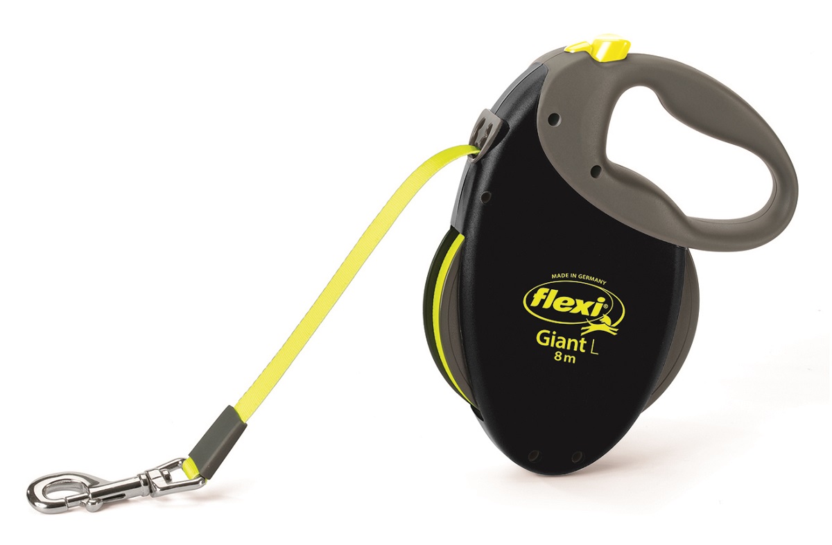 Поводок-рулетка Flexi Giant Neon L для собак до 50 кг, 8 м0120710 Поводок-рулетка Flexi Giant Neon L для собак до 50 кг, 8 м0120710Рулетка разработана специально для собак особо крупных и гигантских пород весом до 50 кг.Восьмиметровый поводок позволит вам не ограничивать свободу действий питомца на просторной территории. Мягкая, эргономичная ручка предотвратит вырывание поводка из рук. Прочный корпус, крепкий ремень контрастного цвета хорошо заметен в сумерки, хромированная застежка придают надежности и прослужат вам долгие годы.