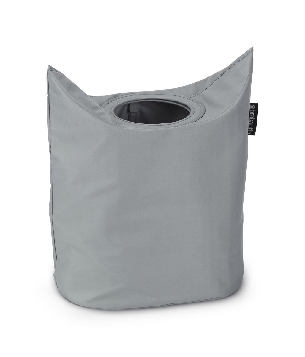 Сумка для белья Brabantia, цвет: серый. 102448RG-D31S Сумка для белья Brabantia, цвет: серый. 102448RG-D31SОригинальная сумка для белья экономит место и превращает вашу стирку в увлекательное занятие. С помощью складывающихся магнитных ручек сумка закрывается и превращается в корзину для белья с загрузочным отверстием. Собрались стирать? Поднимите ручки, и ваша сумка готова к использованию. Загрузочное отверстие для быстрой загрузки белья – просто сложите магнитные ручки; Большие удобные ручки для переноски; Удобно загружать белье в стиральную машину – большая вместимость и широкое отверстие; 2 года гарантии Brabantia.