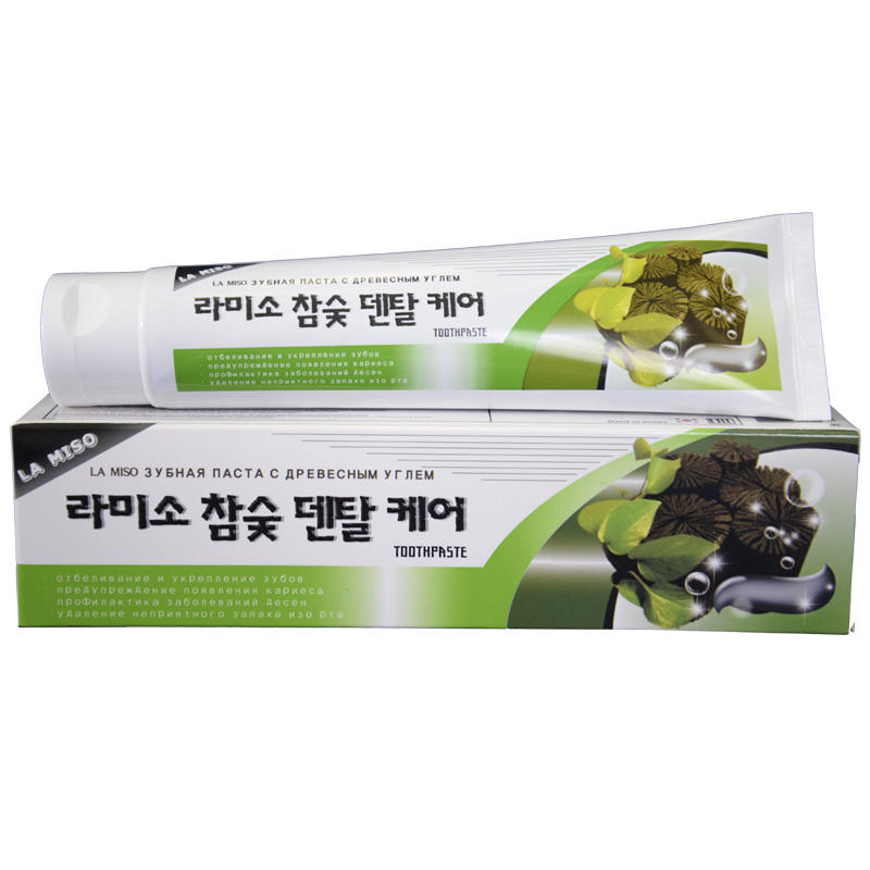 La Miso Зубная паста с древесным углем Hardwood Charcoal Dental Care Toothpaste, 150 гMP59.4D La Miso Зубная паста с древесным углем Hardwood Charcoal Dental Care Toothpaste, 150 гMP59.4DДревесный уголь полирует и отбеливает поверхность зубов, эффективно устраняет налет, предупреждает образование зубного камня и кариеса. Экстракт прополиса и ксилитол, содержащиеся в пасте, обеспечивают антисептическое, противовоспалительное и вяжущее действие, освежают дыхание и сохраняют полезную микрофлору в полости рта.