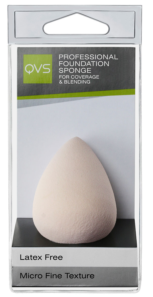 QVS Спонж профессиональный для основы макияжа PROFESSIONAL FOUNDATION SPONGE1462М QVS Спонж профессиональный для основы макияжа PROFESSIONAL FOUNDATION SPONGE1462МСпонж профессиональный для нанесения основы макияжа.Округлая часть для нанесения на все лицо,остроконечная-для труднодоступных участков.Микропористая структура.Не содержит латекс,Нанесение,смешивание и растушевка тональной основы.