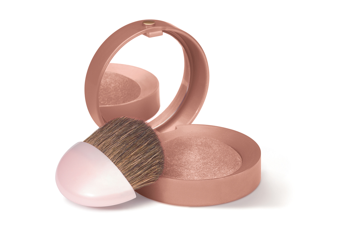 Bourjois Румяна blush 85 тон 2 млFMS-101 Bourjois Румяна blush 85 тон 2 млFMS-101Продукт - символ марки Bourjois, выпускаемый с 1863 года. Шелковая текстура румян при соприкосновении с кожей превращается в легкую, бархатистую пудру. Румяна невероятно легко наносятся и идеально ложатся. Твоя кожа выглядит потрясающе! Нежнейшая кисточка из натурального колонка творит чудеса!Потрясающая отдушка с ароматом розы, характерная для румян Bourjos, создает настроение легкости, а встроенное зеркальце облегчает нанесение. Cтолько соблазна в одной маленькой круглой баночке!