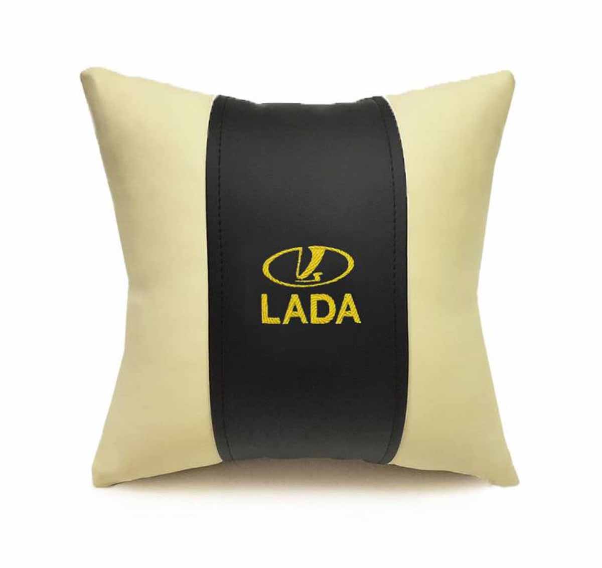 Подушка декоративная Auto premium LADA, цвет: черно-бежевый. 3705121 395 598 Подушка декоративная Auto premium LADA, цвет: черно-бежевый. 3705121 395 598Подушка в машину с вышивкой автологотипа - отличное дополнение для салона Вашего авто. Мягкая подушка изготовлена из матовой экокожи будет удобна пассажиру. К тому же не перестанет радовать Вас своим видом. Оптимальный размер подушки (30х30) не загромождает салон автомобиля.