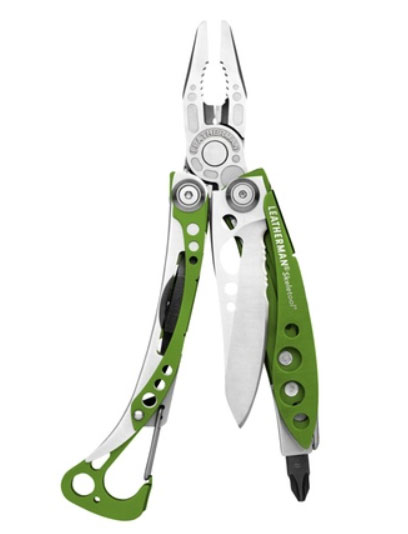 Мультитул Leatherman Skeletool , цвет: салатовый3.0326.N Мультитул Leatherman Skeletool , цвет: салатовый3.0326.NНож прямой+серрейтор (сталь 420НС), битодержатель, 4 отвертки, кусачки, пассатижи, открывалка для бутылок, карабин, клипса. Длина мультитула в сложенном состоянии - 10 см. Вес - 142 гр. Цвет - Салатовый. Картонная упаковка. Гарантия - 25 лет.