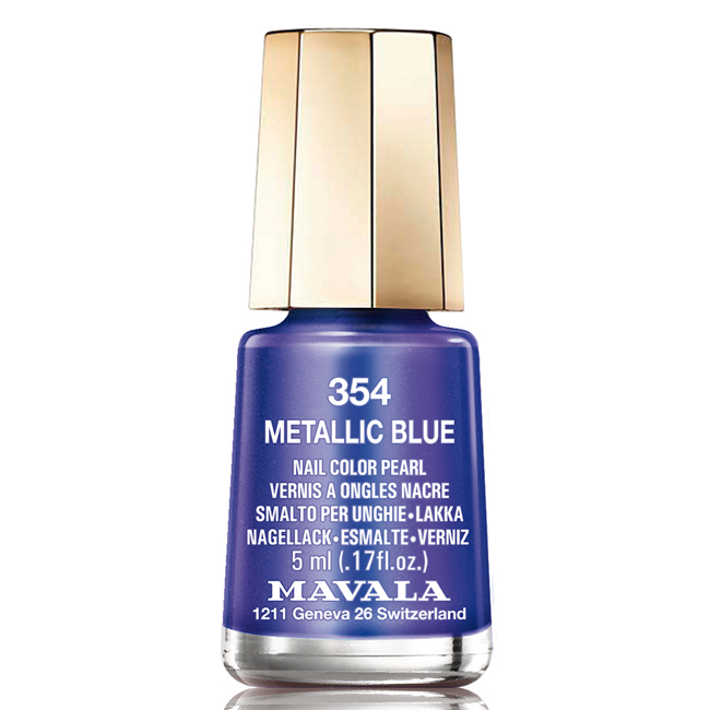 Mavala Лак для ногтей Синий кобальт/Metallic Blue, Тон 354, 5 мл50225 Mavala Лак для ногтей Синий кобальт/Metallic Blue, Тон 354, 5 мл50225Лаки для ногтей Mavala представлены классическими и ультрамодными оттенками. Они пропускают воздух даже через 3-4 слоя, давая возможность ногтям дышать. Специально разработанный состав лаков позволяет им оставаться свежими и насыщенными долгое время. Лаки не содержат толуол, формальдегид, камфору, дибутил фталат, канифоль и добавленный никель.