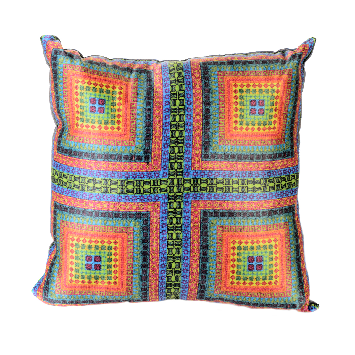 Подушка декоративная GiftnHome Африканский узор. День, 35 х 35 см68/5/3 Подушка декоративная GiftnHome Африканский узор. День, 35 х 35 см68/5/3Подушка декоративная GiftnHome Африканский узор прекрасно дополнит интерьер спальни или гостиной. Чехол подушки выполнен из атласа (искусственный шелк) и оформлен красивым узором в этническом стиле. В качестве наполнителя используется мягкий холлофайбер. Чехол снабжен застежкой-молнией, благодаря чему его легко можно снять и постирать. Красивая подушка создаст атмосферу уюта в доме и станет прекрасным элементом декора.