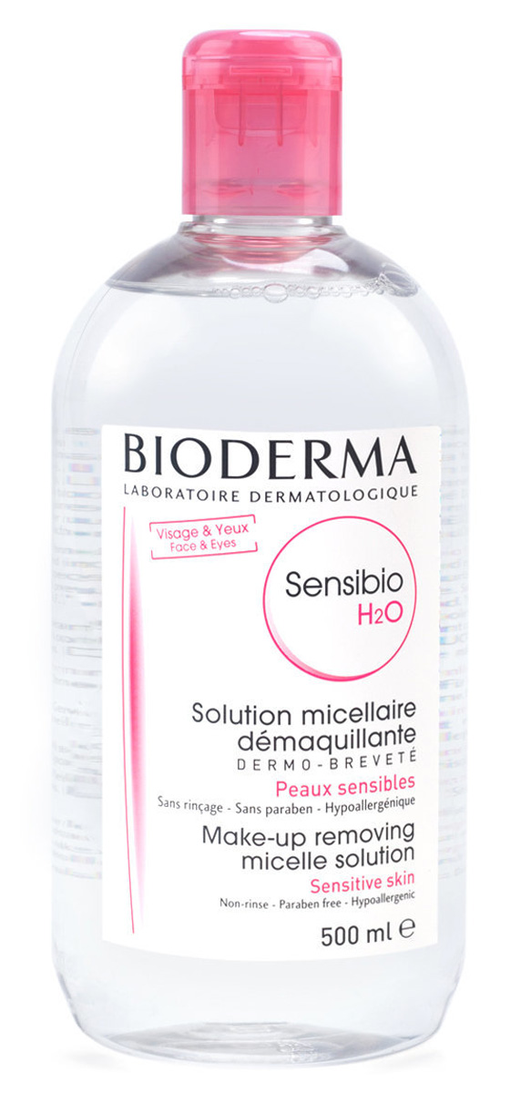 Bioderma очищающая вода для кожи Sensibio 500 млFS-00897 Bioderma очищающая вода для кожи Sensibio 500 млFS-00897Очищение хрупкой, тонкой, чувствительной кожи, склонной к появлению покраснений.Снятие макияжа (в том числе - водостойкого) с лица и контура глаз.Великолепная переносимость.Сенсибио Н20 качественно и быстро очищает кожу лица и контур глаз путем микроэмульгирования загрязнений и макияжа, сохраняя при этом гидролипидный баланс рогового слоя кожи.Успокаивает и увлажняет кожу.Не содержит щелочи, спирта, феноксиэтанола и ароматизатороврН-нейтральныйМягко очищает кожу.