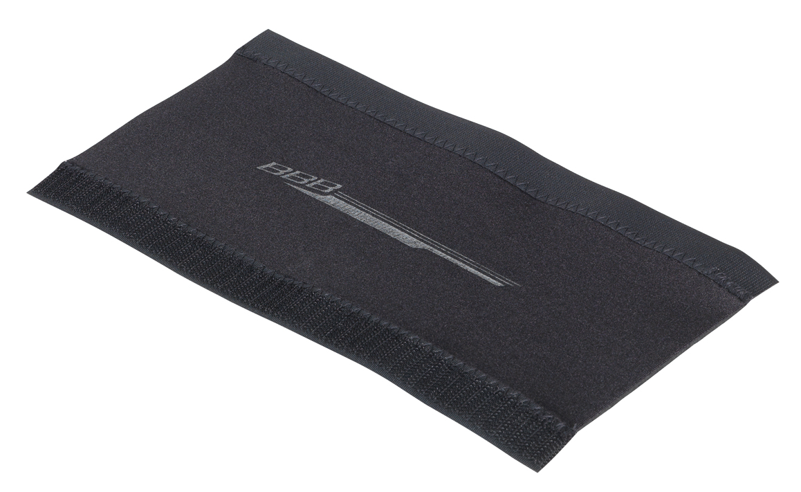 Защита пера BBB StayGuard L, 25 х 13 смBBP-12L Защита пера BBB StayGuard L, 25 х 13 смBBP-12LНеопреновая защита BBB StayGuard L надежно защитит лакокрасочное покрытие пера вашего велосипеда от царапин и сколов. Она крепится с помощью Velcro липучки, с внутренней стороны нанесен антипроскальзыващий слой. Защита выполнена из жесткого но гибкого материала.