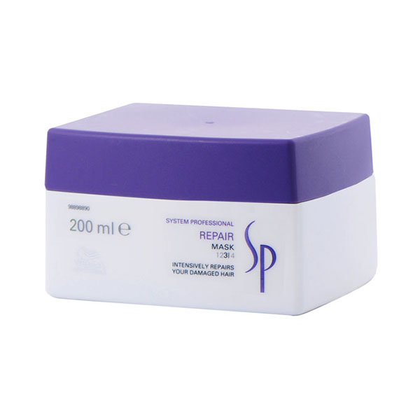 Wella SP Repair Mask - Восстанавливающая маска 200 млFS-36054 Wella SP Repair Mask - Восстанавливающая маска 200 млFS-36054Восстанавливающая маска Wella SP Repair Mask представляет собой уникальный продукт, разработанный специально для интенсивного ухода за поврежденными волосами. Эксклюзивная формула RNP, лежащая в основе маски Велла, богата содержанием кератина и способствует интенсивному восстановлению структуры волос. Входящие в состав маски протеины растительного происхождения и масло ростков пшеницы мгновенно проникают внутрь каждого волоса, делая его более сильным и упругим.