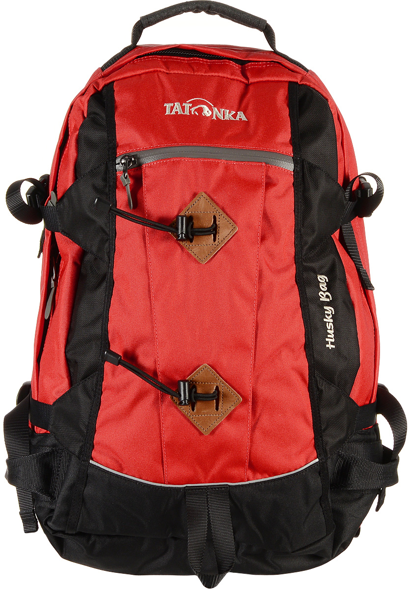 Городской рюкзак Tatonka Husky Bag с чехлом от дождя, цвет: красный, 28 л. 1580.015MABLSEH10001 Городской рюкзак Tatonka Husky Bag с чехлом от дождя, цвет: красный, 28 л. 1580.015MABLSEH10001Рюкзак Tatonka Husky Bag, изготовленный из высококачественного материала, имеет идеальные пропорции и богатое техническое оснащение, позволяющиеиспользовать его как горный, трекинговый или городской.Изделие имеет одно главное отделение, внутри которого имеются два кармана. Один карман оснащен держателем для ключей, второй карман на резинке.Рюкзак имеет мягкие регулируемые плечевые лямки и мягкий набедренный пояс с карманами на молнии. С помощью регулируемого нагрудного ремня рюкзак прочно будет прилегать к спине, а боковые стяжки утянут ваш рюкзак до нужного размера.Внешний карман имеет водонепроницаемую молнию. Специальная петля внизу рюкзака предназначена для палок или ледоруба.В комплекте - дождевой чехол яркого цвета. Материал: Textreme 6.6, ХексоТокс, СликТекс. Объем 28 л.Вес: 1,85 кг.