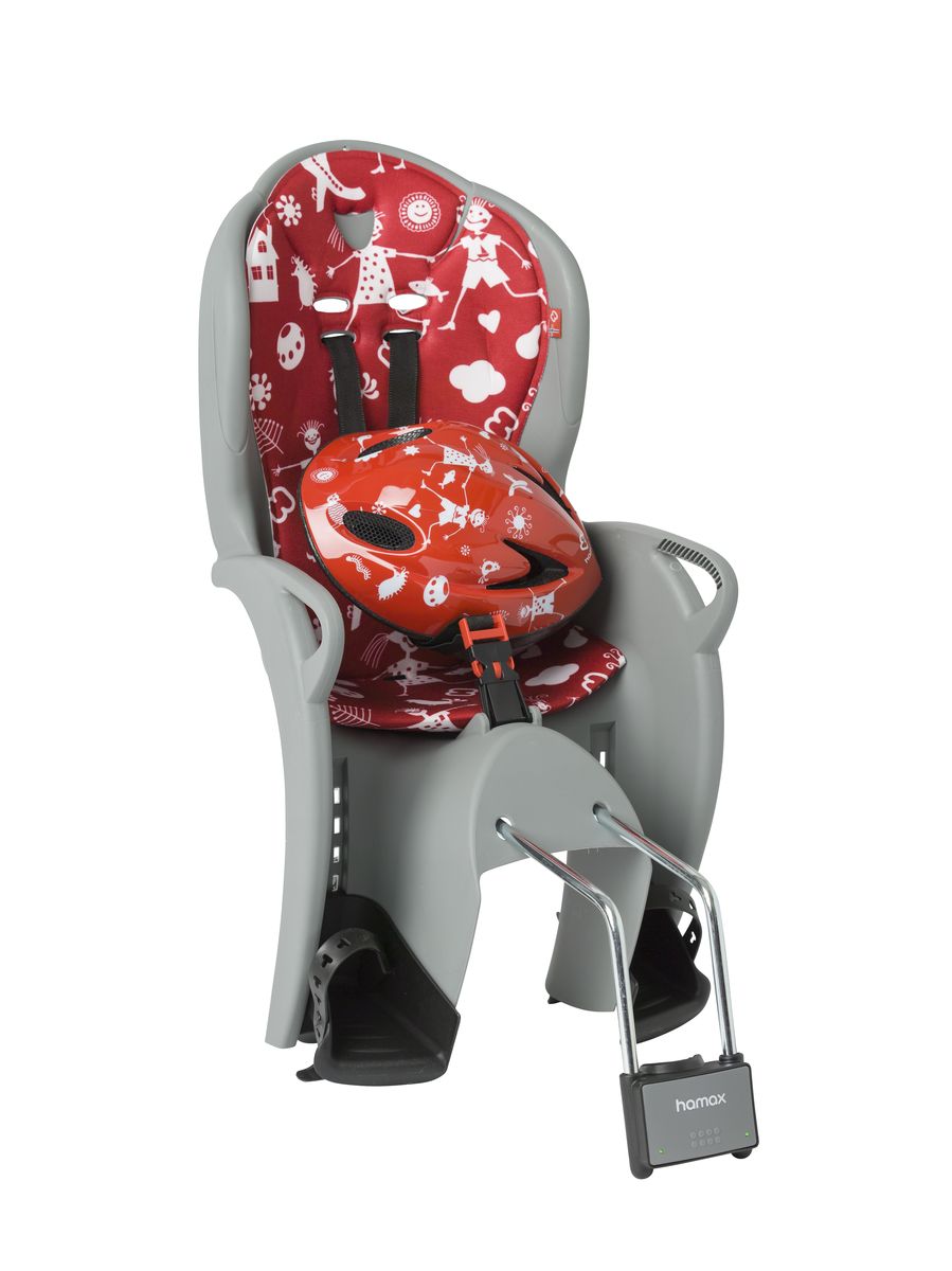Детское кресло Hamax Kiss Safety Package, цвет: серый, красный552033 Детское кресло Hamax Kiss Safety Package, цвет: серый, красный552033Рисунок на шлеме имеет такой же дизайн, как амортизирующая подушка на сиденье.Регулируемый ремень безопасности и подножкиДополнительные мягкие пряжки для фиксации ребенка в кресле очень легкие и комфортные, но при этом обеспечивают надежную фиксацию ребенка в велокресле, позволяя при необходимости совершать резкие маневры и торможения. Эргономика велокресла рассчитана так что спинка кресла не будет мешать голове ребенка в моменты когда он хочет откинуться назад кресла в шлеме.Механизмы регулировки застежек позволяют комфортно отрегулировать их вместе с ростом ребенка.Переставляйте детское сиденье для велосипеда между двумя велосипедамиДетское сиденье для велосипеда очень легко крепится и освобождается от велосипеда. Приобретая дополнительный кронштейн, вы можете легко переставлять детское сиденье с одного велосипеда на другой.Hamax рекомендует, что ребенок должен всегда носить шлем при использовании детского сиденья.Особенности модели * Проработанная эргономика кресла для максимально комфортной посадки. * Специальная конструкция пряжек ремней безопасности/фиксации для предотвращения саморастегивания ребенка. * Простое в использование, полностью соответствующее всем Европейским стандартам безопасности. * Возможность установить на любом велосипеде как с багажником, так и без. * Предназначено для детей в возрасте старше 9 месяцев и весом до 22 кг. * Регулируемый ремень безопасности и подножки. * Детское велосиденье благодаря удобному и надежному замку фиксации легко ставиться и снимается с велосипеда. * Несущие дуги крепления велокресла обеспечивает отличную амортизацию. * Подходит для подседельных труб рамы велосипеда диаметром от 28 до 40 мм. (круглые и овальные) * Система крепления велокресла не мешает тросам переключения передач.Велокресло сертифицировано по: TUV / GS EN14344