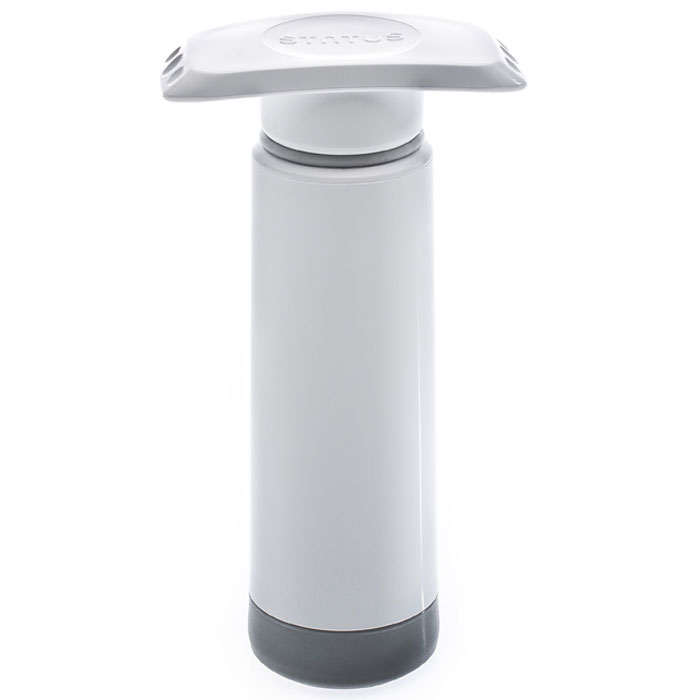 STATUS VP 159102 вакуумный насос ручнойСуховей — М 8 STATUS VP 159102 вакуумный насос ручнойСуховей — М 8Ручной насос для создания вакуумаПодходит для всех вакуумных контейнеров, крышек, пробок, кувшинов, чаш компании STATUSОчищайте насос только с помощью влажной тканиНе мойте насос в ПММСделано в Словении
