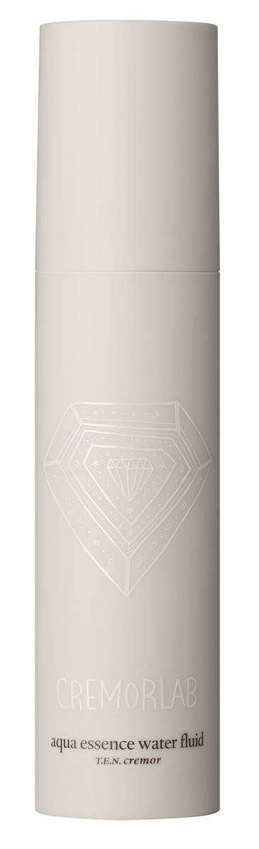 Cremorlab T.E.N. Cremor Увлажняющий флюид Aqua Essence Water Fluid, 50 млFS-00897 Cremorlab T.E.N. Cremor Увлажняющий флюид Aqua Essence Water Fluid, 50 млFS-00897Богатый минералами флюид специально разработан для борьбы с тремя основными проблемами кожи – недостаток увлажнения, морщины и неровный тон кожи. Он незаменим в уходе за увядающей, обезвоженной, стрессовой кожей, которой необходима дополнительная упругость и сияние. Уникальная формула средства обладает ярко выраженным ревитализирующим действием, эффективно уменьшает глубину морщин, выравнивает тон кожи и обеспечивает пролонгированное увлажнение для всех типов кожи. Может быть использован как восстанавливающий уход за кожей рук.Объем: 50 мл