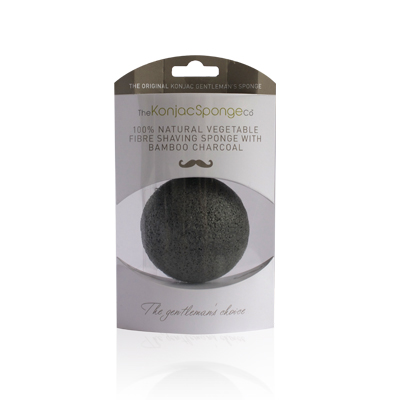 The Konjac Sponge Co Спонж для умывания лица мужской Premium Gentlemens Sponge with Bamboo Charcoal (премиум-упаковка)10-1389 The Konjac Sponge Co Спонж для умывания лица мужской Premium Gentlemens Sponge with Bamboo Charcoal (премиум-упаковка)10-1389Полностью натуральный спонж из растительной клетчатки для умывания лица (с добавлением бамбукового угля для более эффективного очищения жирной кожи). Также может использоваться для взбивания пены для бритья. Не содержит химикатов, красителей, аллергенов. На 100% биоразлагаемый. Используется во влажном состоянии. Диаметр – ок. 8 см (без учета упаковки). Способ применения: Перед употреблением тщательно промойте и дайте спонжу Конняку впитать воду. Аккуратно отожмите спонж от лишней воды и нежно очищайте кожу. Массируйте круговыми движениями. Спонж Конняку нежно отшелушивает кожу, очищает и освежает ее. Нет необходимости использовать очищающие средства, но при желании можете добавить немного любимого средства. Спонж Конняку усиливает эффект очищающих средств. Состав: Растительная клетчатка, бамбуковый уголь.