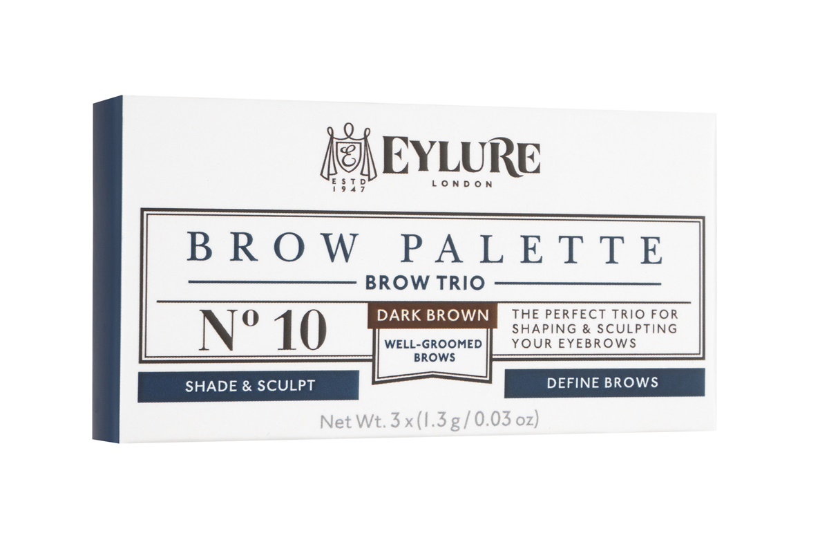 Eylure Палетка для моделирования бровей 10 Brow Palette - Темно-коричневая 3*3 грB2655401 Eylure Палетка для моделирования бровей 10 Brow Palette - Темно-коричневая 3*3 грB2655401Набор для моделирования бровей для создания формы, цвета и выразительности.В составе теней витамины A и C, антиоксидант витамин E и силиконовый флюид, которые придают гладкость при нанесении. Воск придает устойчивость и водостойкий эффект, а розмарин и масло сладкого миндаля в составе воска увлажняют и ухаживают за бровями. Моделирование: зафиксируйте форму бровей с помощью воскаЦвет: с помощью интенсивно пигментированных тенейВыделение: подчеркните брови с помощью хайлайтераВ комплекте: Тени для бровей, моделирующий воск, хайлайтер и аппликатор. Объем: 3 Х 3 г