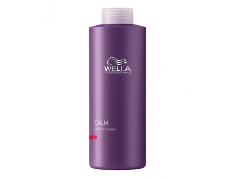 Wella Шампунь для чувствительной кожи головы Balance Line, 1000 млFS-36054 Wella Шампунь для чувствительной кожи головы Balance Line, 1000 млFS-36054Шампунь, предназначенный для чувствительной кожи головы, мягко очищает волосы, успокаивает кожу головы, снимает раздражение. Средство также восстанавливает поврежденные волосы, благотворно сказывается на регенерации кожи головы. С таким шампунем вы точно забудете про зуд, жжение кожи головы.Что немаловажно, данное средство не содержит ароматизаторов, оно очищает волосы, делает их послушными, что упрощает укладку.В состав входят следующие ингредиенты: экстракт лотоса, экстракт шампанского, кератин, глиоксиновая кислота, пантенол, витамин Е, фитокератин.