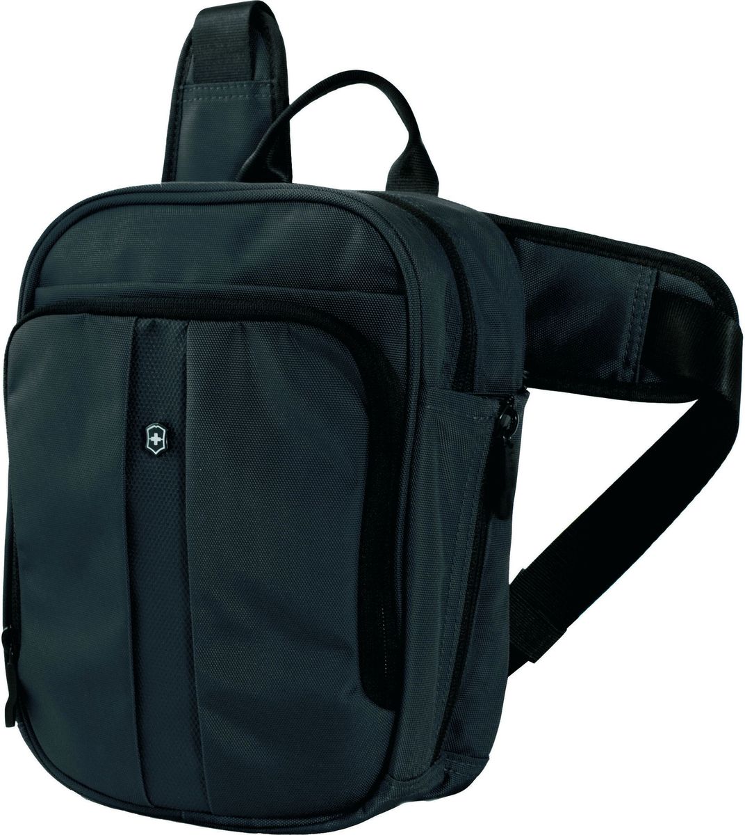 Сумка Victorinox Deluxe Travel Companion, цвет: черный. 3117420131174201 Сумка Victorinox Deluxe Travel Companion, цвет: черный. 3117420131174201Сумка Victorinox Deluxe Travel Companion выполнена из высококачественного нейлона и оформлена фирменной нашивкой. Основное отделение имеет широкий карман для хранения электронных аксессуаров из воздухопроницаемой сетки AirMesh, которая помогает увеличить время работы аккумулятора, а также широкий карман для хранения электронных аксессуаров, выполненный из материала, устойчивого к механическим повреждениямПередняя организационная панель на молнии имеет небольшой карман из воздухопроницаемой сетки AirMesh для хранения электронных аксессуаров, карман для хранения, держатели для ручек и карабин для ключей.