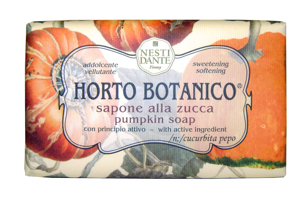 Мыло Nesti Dante Horto Botanico. Тыква, 250 гMP59.3D Мыло Nesti Dante Horto Botanico. Тыква, 250 гMP59.3DВеликолепное растительное мыло премиум-класса Nesti Dante Horto Botanico. Тыква изготовлено по старинным рецептам и по традиционной котловой технологии, в составе мыла только натуральные оливковое и пальмовое масло высочайшего качества, для ароматизации использованы органические эфирные масла.Экстракт тыквы смягчает и дарит нежность, мыло прекрасно заботится о коже, хорошо мылится и очищает загрязнения. Благодаря содержанию натуральных компонентов, кожа становится нежной, увлажненной и упругой.Изысканная флорентийская бумага, в которую завернуто мыло, расписана акварелью, на каждом кусочке мыла выгравирована надпись With Love And Care (С любовю и заботой). Характеристики:Вес: 250 г. Производитель: Италия. Товар сертифицирован. Nesti Dante - одна из немногих итальянских мыловаренных фабрик, которая продолжает использовать в производстве только натуральные ингредиенты и кустарный способ производства. Тщательный выбор каждого ингредиента в отдельности позволяет использовать ценное сырье, такое как цельные нейтральные растительные и животные жиры и эти качественные материалы позволяют получать более обогащенное и более мягкое мыло благодаря присутствию фракции глицерида в жирах.
