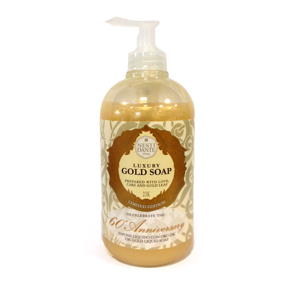 Nesti Dante Жидкое мыло Anniversary Gold Soap-Юбилейное золотое 500 млMP59.4D Nesti Dante Жидкое мыло Anniversary Gold Soap-Юбилейное золотое 500 млMP59.4DЖидкое мыло и гели Nesti Dante производится исключительно из растительных масел и содержит 100% оливковое масло. Содержащееся в продуктах оливковое масло известно как «эликсир молодости» благодаря высокой концентрацией витамина Е, который помогает бороться с образованием свободных радикалов, повинных в старении кожи.